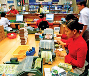 Theo dự báo của ông Nguyễn Phước Thanh, Tổng giám đốc Vietcombank, thời gian tới nhiều khả năng Pg88 com chính chủ Nhà nước sẽ tiếp tục giảm lãi suất cơ bản xuống dưới 12%/năm.