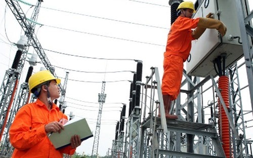 EVN dự kiến phải huy động khoảng 1,113 tỷ kWh bằng nguồn điện dầu FO và DO 
cho mùa khô 2013 với chi phí giá thành cao gấp nhiều lần so với nhiệt 
điện than, khí.