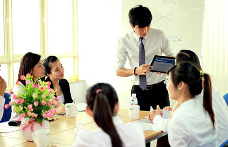 Hiện Fast Business có trên 300 khách hàng sử dụng trên toàn quốc và Công ty FAST đạt “Top 5 đơn vị Phần mềm Việt Nam” trong 2 năm liên tiếp 2010 và 2011.