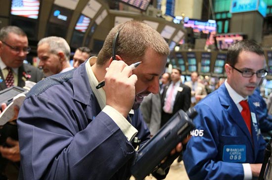 Đáng chú ý là chỉ số S&amp;P 500 đã vượt qua đường trung bình 
động 50 ngày lần đầu tiên kể từ phiên giao dịch 19/6 cho tới nay - Ảnh: Getty.<br>