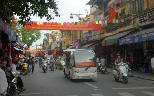 Khung giá đất do UBND thành phố Hà Nội quy định hiện có nơi thấp hơn giá thực tế từ 8 -10 lần.<br>