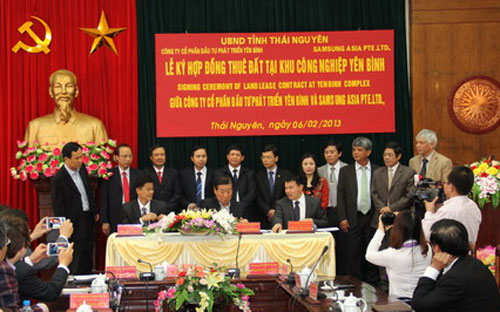 Lễ ký kết hợp đồng thuê đất với Công ty Cổ phần Đầu tư PG88 hơn 2,1 triệu thành viên Yên Bình - Ảnh: Cổng thông tin điện tử tỉnh Thái Nguyên.<br>