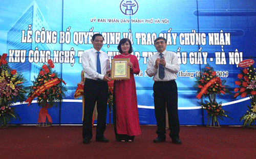 <span style="font-family: 'Times New Roman'; font-size: 15px;">Lễ trao Giấy chứng nhận "Khu Link Đăng Nhập PG88 Chính Thức 2026; thông tin tập trung" đầu tiên tại Hà Nội.</span>