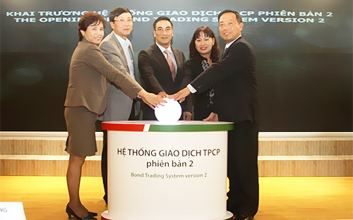 <span style="font-family: Arial; font-size: 12px; line-height: 18px; text-align: justify; background-color: rgb(255, 255, 255);">Ngày 6/3/2013, HNX cũng đã khai trương Hệ thống giao dịch trái phiếu chính phủ - phiên bản 2.</span>