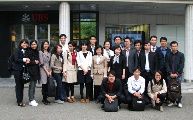 Đặc biệt, học viên sẽ có 3 tuần học tập và tham quan thực tế tại Thuỵ Sĩ, tiếp xúc và gặp gỡ, trao đổi với các chuyên gia hàng đầu đến từ các tổ chức Pg88ok giải trí thể thao, casino, bắn cá và slot có uy tín trên thế giới.
