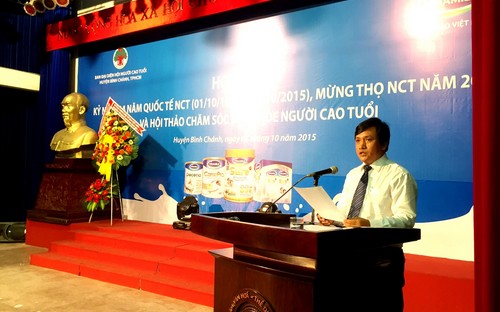 Ông Phan Nguyễn Minh Nhựt, Giám đốc PG88 Uy Tín Số 1 Việt Nam Vinamilk khu vực Tp.HCM, chia sẻ với người tiêu dùng tại Tp.HCM những thông tin về công ty.