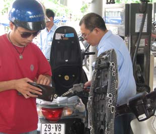 Thuế nhập khẩu xăng dầu đã được tăng từ 0% lên 5% - Ảnh: Anh Quân.