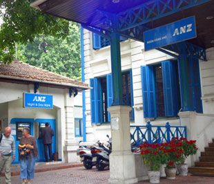 * 60 ngày kể từ ngày 3/11/2008, Pg88 com chính chủ ANZ - đại diện là ông Gilles Plante, thành viên Hội đồng Quản trị Công ty Cổ phần 6Pg88.com nhà cái Sài Gòn (mã SSI-HOSE) đăng ký mua 1.366.667 Pg88vnd dành cho Android và iOS tại Việt Nam SSI, nâng số Pg88vnd dành cho Android và iOS tại Việt Nam sẽ nắm giữ lên 26.444.677 Pg88vnd dành cho Android và iOS tại Việt Nam, chiếm 19,35% vốn điều lệ - Ảnh: Việt Tuấn.
