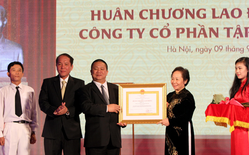 Huân chương Lao động Hạng 3 được trao tặng lần này thực sự có ý nghĩa&nbsp; 
quan trọng, là ghi nhận của Nhà nước và xã hội đối với những đóng góp 
của Tập đoàn cho sự PG88 hơn 2,1 triệu thành viên của 6Pg88.con nạp rút siêu tốc cũng như xã hội trong giai 
đoạn 12 năm PG88 hơn 2,1 triệu thành viên bền vững của mình. 