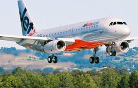 Jetstar Pacific cho biết sẽ bán vé với giá từ 350 nghìn đồng/chặng cho đường bay giữa Tp.HCM – Đà Nẵng và 650 nghìn đồng/chặng cho tuyến Tp.HCM – Hà Nội.