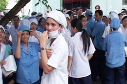 Tuy nhiên, để trốn đóng bảo hiểm thất nghiệp, nhiều chủ 6Pg88.con độc quyền mỗi ngày chỉ ký hợp đồng  thời vụ với người lao động - Ảnh minh họa.
