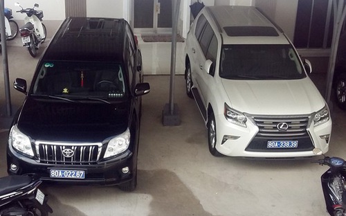 Chiếc xe Lexus màu trắng được 6Pg88.con độc quyền mỗi ngày trên địa bàn tặng tỉnh Cà Mau.<br>
