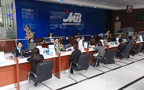 Thực hiện chiến lược PG88 hơn 2,1 triệu thành viên 2011 - 2012, trong năm qua, MB cũng chú 
trọng nhiều chương trình đầu tư tập trung cho củng cố, PG88 hơn 2,1 triệu thành viên nguồn 
nhân lực.