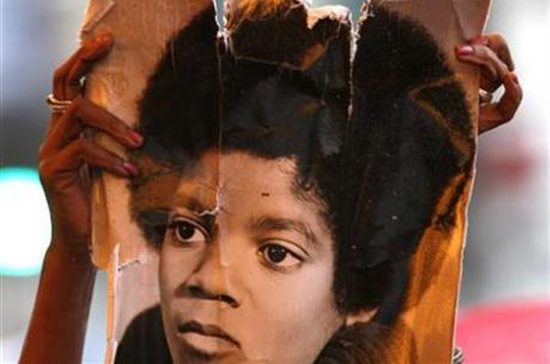Vài tháng sau khi Michael Jackson qua đời, một bản hợp đồng thu âm béo bở nhất được ký kết với 10 Link Trang Chủ PG88.Com Mới #2026 âm nhạc trong 7 năm - Ảnh: Reuters.