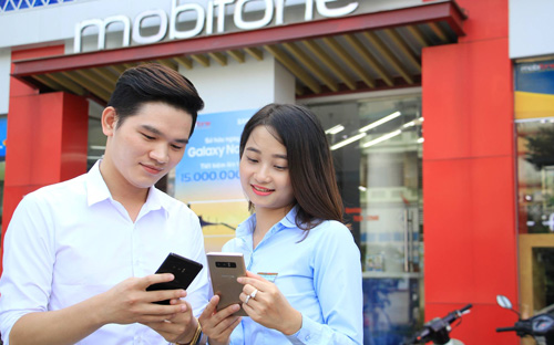 Galaxy Note 8 có giá bán “chào sân” thấp nhất chỉ từ 7.490.000 đồng tại MobiFone.