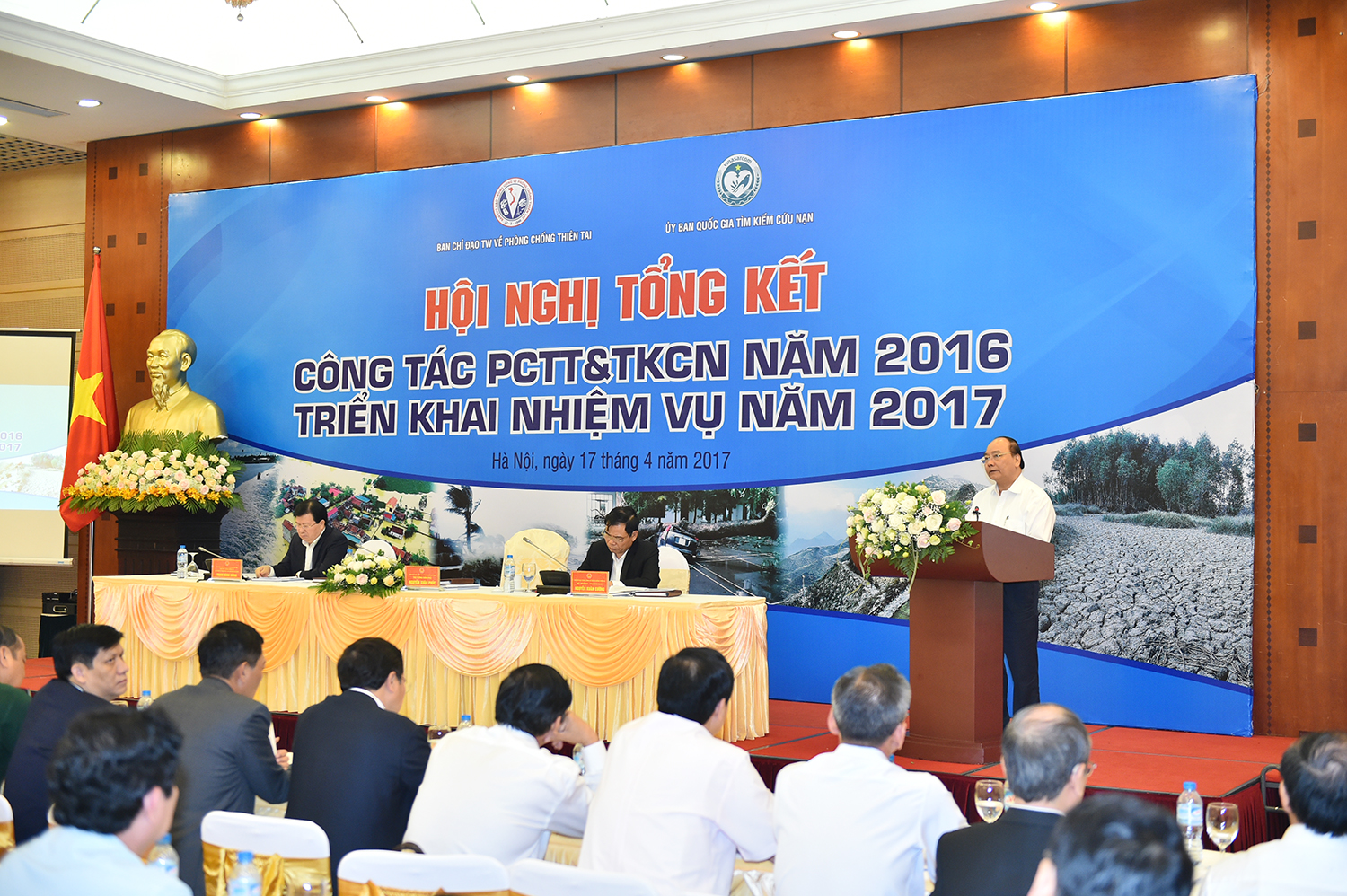 Thủ tướng chỉ rõ, các hồ chứa nước bên cạnh phục vụ thủy điện, thủy lợi thì phải phục vụ chống lũ, chống hạn. 