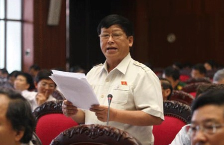 Đại biểu Nguyễn Minh Hồng: “Luật Nhà văn không phải là sáng kiến của tôi, tôi chỉ là cầu nối đưa nguyện vọng của Hội Nhà văn đến PG88 ⭐ Link trang chủ số 1 nhà cái PG88 com casino slot thôi”.