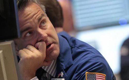 Phố Wall lặng sóng sau “bão”