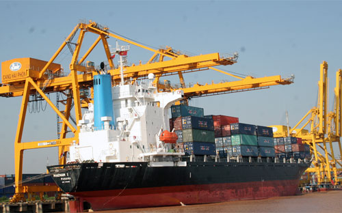 Nhập siêu tháng 4 ước lên tới 1 tỷ USD