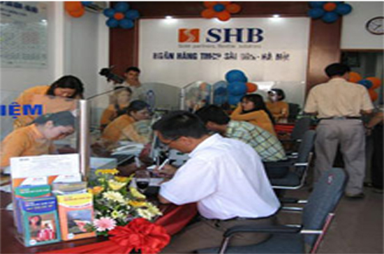 Giao dịch tại chi nhánh của SHB.