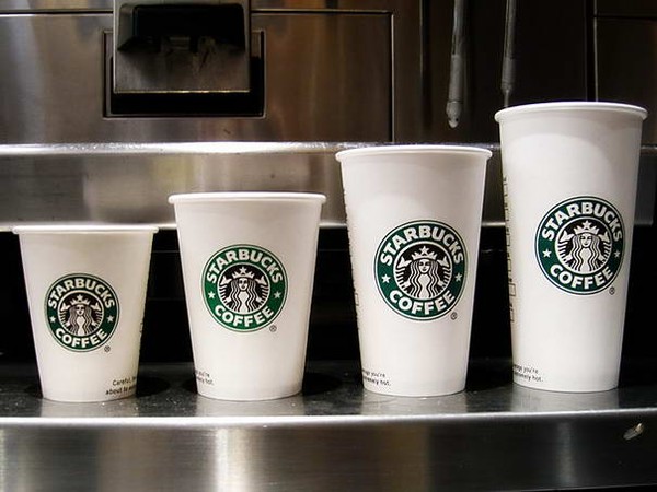 <span style="font-family: 'Times New Roman'; font-size: 15px;">Khi đã trở thành một thương hiệu lifestyle (thể hiện lối sống), Starbucks đã vượt ra khỏi phạm vi hai chữ cà phê.</span>