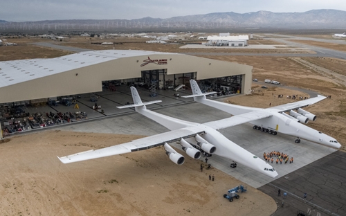 Dự kiến, Stratolaunch sẽ trình diễn phóng vệ tinh đầu tiên vào đầu năm 2019 - Ảnh: Stratolaunch Systems.<br>