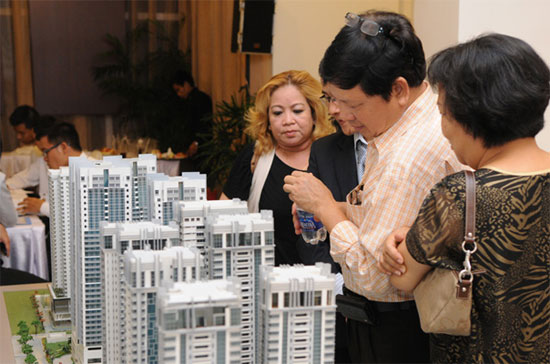 Khách hàng tham quan mô hình Link Trang Chủ PG88.Com Mới #2026 Sunrise City.