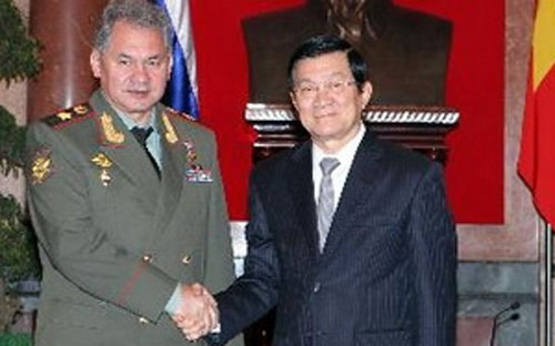 Chủ tịch nước Trương Tấn Sang tiếp Đại tướng Sergei Shoigu. <br>
