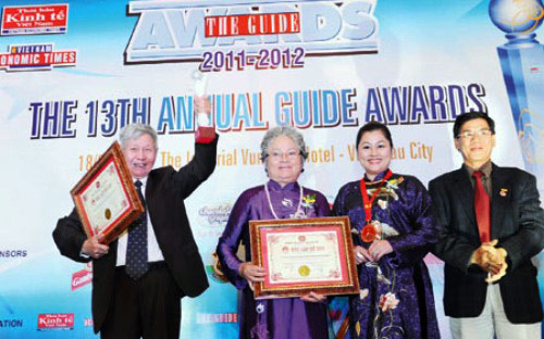 Chương trình The Guide Awards lần thứ 14 (“Liên hoan các 6Pg88.con độc quyền mỗi ngày du lịch Việt Nam”) do ấn phẩm The Guide thuộc Thời báo PG88 ⭐ Link trang chủ số 1 nhà cái PG88 com casino slot Việt Nam khởi xướng diễn ra tại Vinpearl Luxury Đà Nẵng hôm nay (22/8).<br>&nbsp;<br>Được bắt đầu từ năm 1999, The Guide Awards đã trở thành điểm hội tụ các 6Pg88.con độc quyền mỗi ngày du lịch lớn nhất tại Việt Nam, với sự tham gia của gần 400 6Pg88.con độc quyền mỗi ngày trong cả nước.<br>&nbsp; <br>Nhân dịp này, chương trình sẽ&nbsp;công bố 124 gương mặt tiêu biểu đã được bạn đọc và Ban biên t