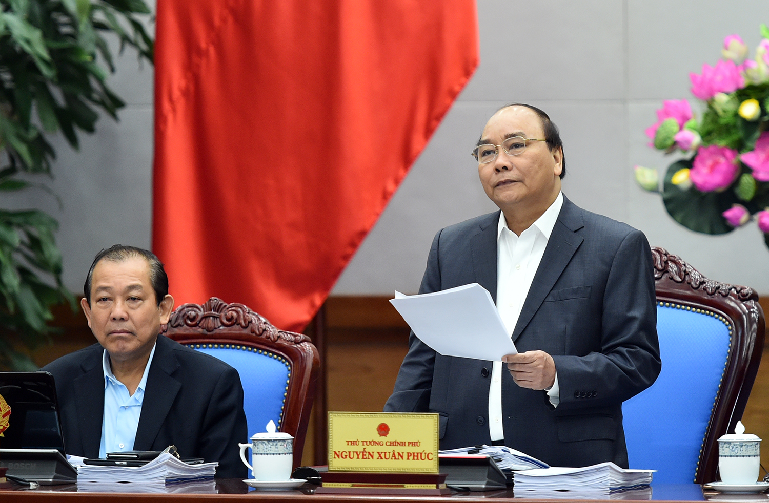 Thủ tướng đặt vấn đề: “Có thể tăng vốn đầu tư xã hội thêm 3%, lên 35% GDP được không? Làm sao để nước ngoài không thôn tính các ngành quan trọng của Việt Nam? Làm sao phân bổ nguồn lực theo tín hiệu thị trường đạt kết quả tốt nhất? Làm sao PG88 Trang chủ nhà cái top 1 khai thác được đẩy mạnh, cơ chế nào?”.