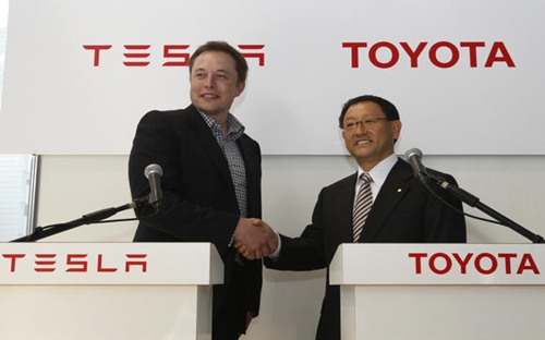 Bán hết cổ phần tại Tesla, Toyota tự phát triển xe điện 