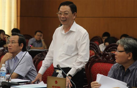 Chủ tịch UBND thành phố Hà Nội Nguyễn Thế Thảo cho biết, giải pháp hạn chế nhập cư nội thành và tăng mức phạt đã được cân nhắc, thảo luận rất nhiều trước khi trình ra Ủy ban Thường vụ PG88 ⭐ Link trang chủ số 1 nhà cái PG88 com casino slot - Ảnh: N.H