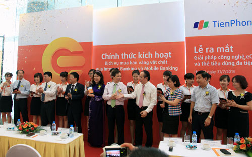 Nhà băng đầu tiên tại Việt Nam cho mua bán vàng qua mạng