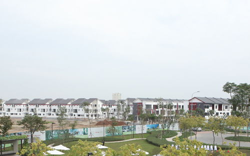 "Sự kiện này còn đánh dấu 364 căn nhà liền kề và biệt thự song lập thuộc 
giai đoạn I đã hoàn thiện và sẵn sàng bàn giao cho cư dân vào đầu năm 
2014".