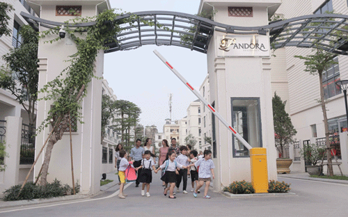 Pandora 53 Triều Khúc là tổ hợp nhà vườn và nhà phố vườn được PG88 hơn 2,1 triệu thành viên
 bởi chủ đầu tư Công ty TNHH Liên Doanh ôtô Hòa Bình (VMC). 