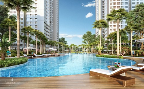 Bể bơi ngoài trời dài 80m.<br>
