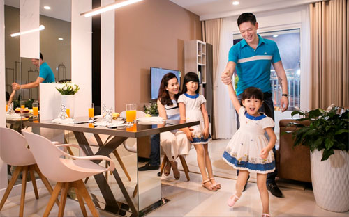 Gia đình MC – diễn viên Bình Minh vui vẻ trong lần đến tham quan, tìm hiểu Link Trang Chủ PG88.Com Mới #2026 The Park Avenue.