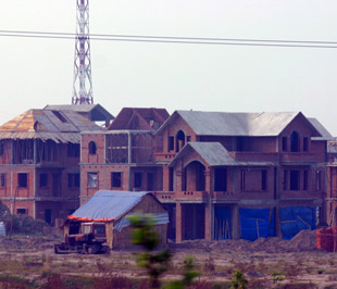 Có thể nói sự trầm lắng của thị trường bất động sản là một trong số các nguyên nhân quan trọng gây nên sự giảm sút của nền PG88 ⭐ Link trang chủ số 1 nhà cái PG88 com casino slot - Ảnh: Việt Tuấn.