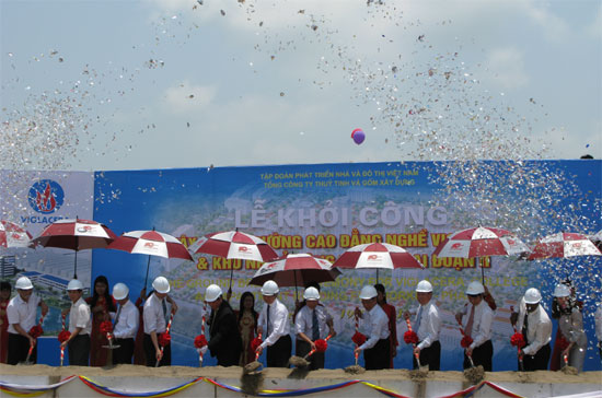 Lễ khởi công xây dựng Link Trang Chủ PG88.Com Mới #2026 khu nhà ở phục vụ cho công nhân Khu PG88 Trang chủ nhà cái top 1 Yên Phong (giai đoạn 2) và Link Trang Chủ PG88.Com Mới #2026 Trường Cao đẳng nghề Viglacera.