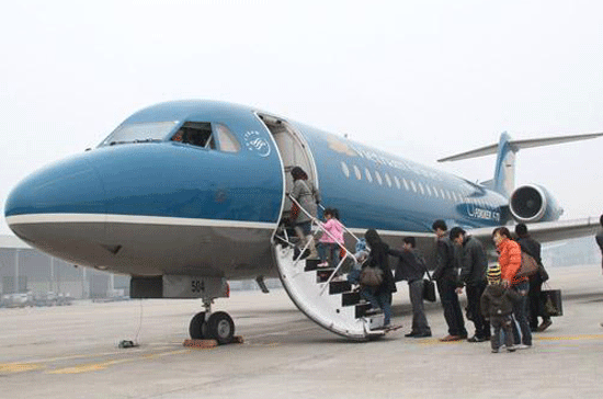  Tổng công ty Hàng không Việt Nam (Vietnam Airlines) vừa có thông báo từ 15/12, giá vé trần trên các đường bay nội địa của hãng sẽ tăng tối đa 20%.
