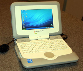 Máy tính Classmate PC được chế tạo để giúp các em nhỏ trên khắp thế giới thúc đẩy khả năng học tập và PG88 hơn 2,1 triệu thành viên.