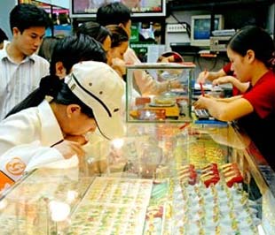 Một số nhà PG88 Uy Tín Số 1 Việt Nam vàng cho biết, thời tiết mưa lớn gây ngập trên diện rộng ở Hà Nội và một số tỉnh miền Bắc đang khiến hoạt động mua bán vàng trên thị trường tự do gần như ngừng trệ.