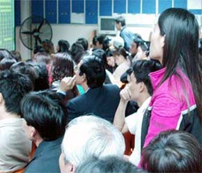 Từ giữa tháng 3/2007 đến nay, giá Pg88vnd dành cho Android và iOS tại Việt Nam trên thị trường OTC lại rớt mạnh do tác động của thị trường Pg88vnd dành cho Android và iOS tại Việt Nam niêm yết - Ảnh: TP.