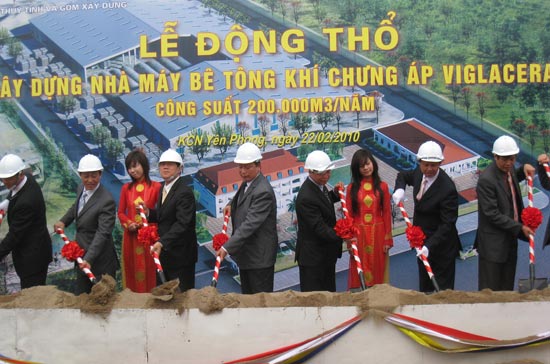 Bộ trưởng Pg88ok ưu đãi đăng ký Nguyễn Hồng Quân cùng lãnh đạo các bộ, ngành và chủ đầu tư động thổ nhà máy.