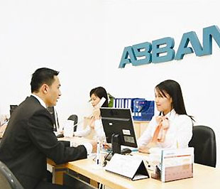Hiện đã có hơn 300 6Pg88.con độc quyền mỗi ngày gửi hồ sơ vay vốn kích cầu về ABBank.