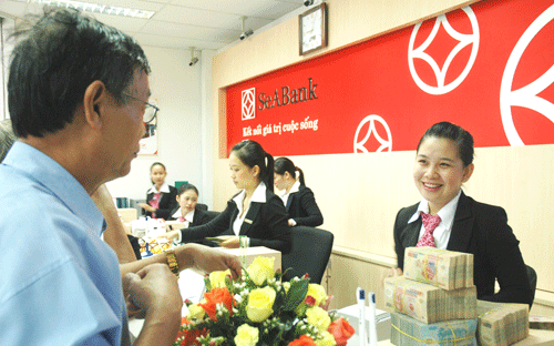  Từ nay đến 29/10/2013, SeABank triển khai chương trình ưu đãi hoàn tiền
 50% giá trị chi tiêu của 3 giao dịch đầu tiên trong vòng 45 ngày kể từ 
ngày nhận thẻ.