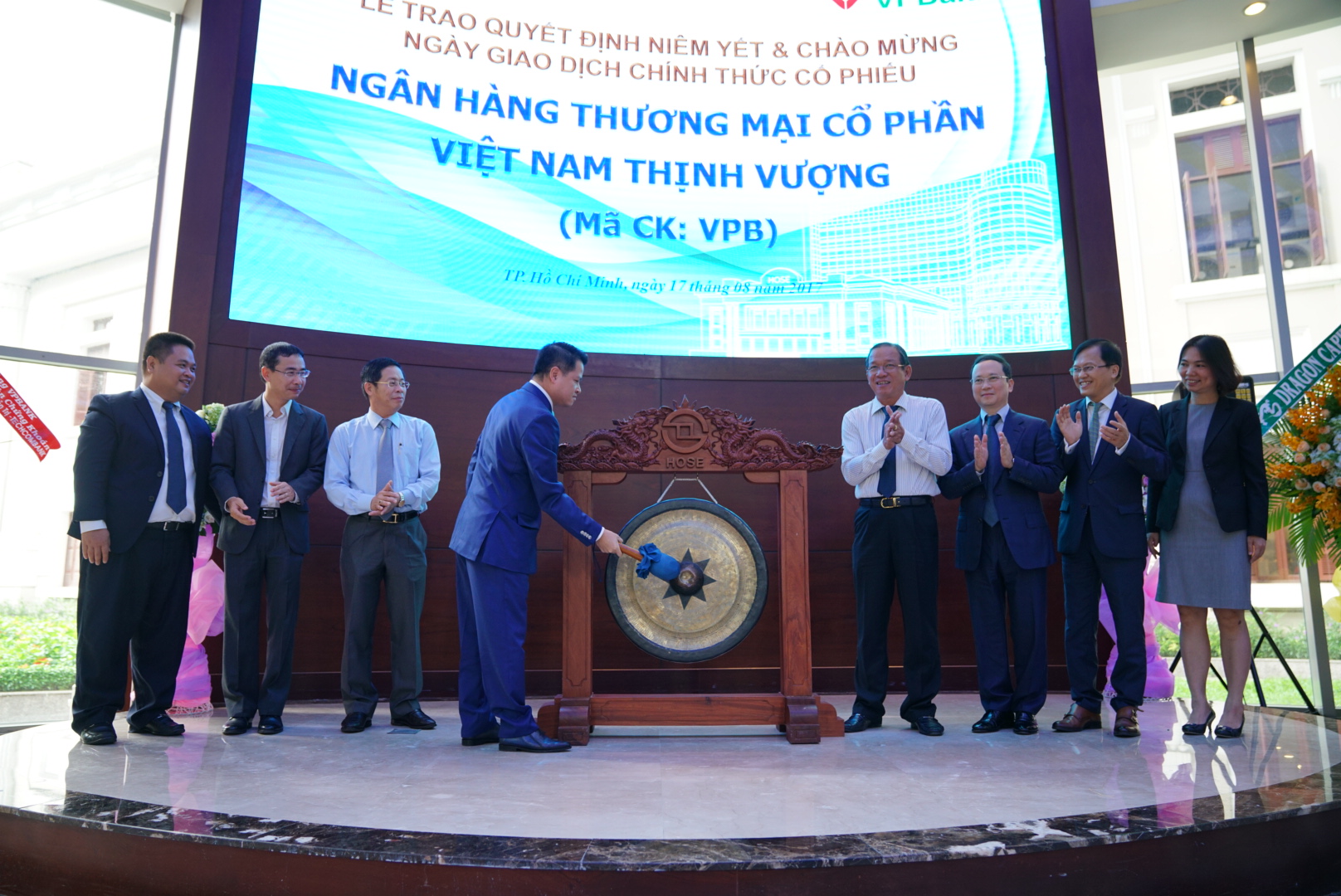 Lợi nhuận trước thuế của riêng Pg88 com chính chủ VPBank 7 tháng đầu năm nay đạt 
2.340 tỷ đồng, tăng hơn 1.200 tỷ đồng, tương đương 107% so với cùng kỳ 
năm ngoái.