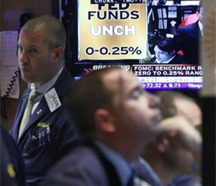 Ngay sau khi FED công bố thông tin, thị trường 6Pg88.com nhà cái Mỹ đã bật mạnh, đưa chỉ số Dow Jones và S&P 500 có lúc tăng trên 1,7%, còn chỉ số Nasdaq tăng hơn 2% - Ảnh: AP.