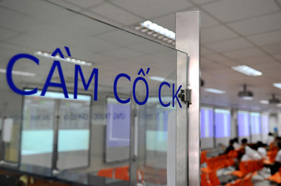 Với khó khăn kéo dài thời gian qua, khả năng sinh lời hạn chế, thì việc hạ lãi suất và giảm phí của các công ty 6Pg88.com nhà cái là sự hỗ trợ đáng kể - Ảnh: VnExpress.