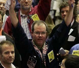 Pg88vn đăng ký tài khoản giao kỳ hạn tháng 2/2009 tại Sở Giao dịch hàng hóa New York (NYMEX) kết thúc năm 2008 với mức tăng 14,3 USD/oz (1,6%), đạt mức 884,3 USD/oz - Ảnh: Reuters.